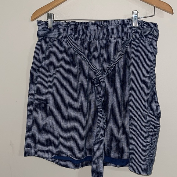 J. Crew Dresses & Skirts - J.Crew striped belted pocket  skirt medium